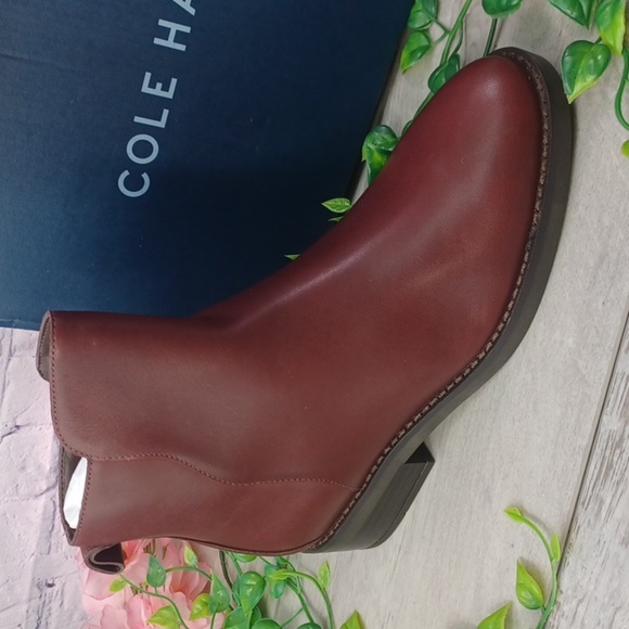 Cole Haan River Chelsea Bootie NIB - Picture 3 of 9